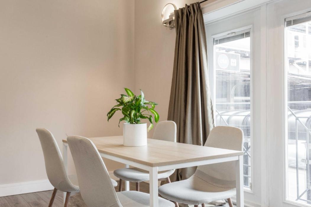 The Double Play - 1 Min Walk To Wrigley! Spacious 2Br - Perfect For Cubs Fans! Chicago Exteriör bild