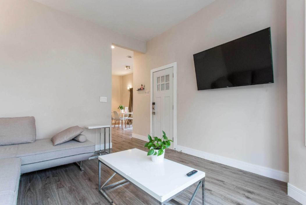The Double Play - 1 Min Walk To Wrigley! Spacious 2Br - Perfect For Cubs Fans! Chicago Exteriör bild